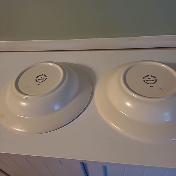 Metlox Set of Two Bowls - Picture 3 of 7